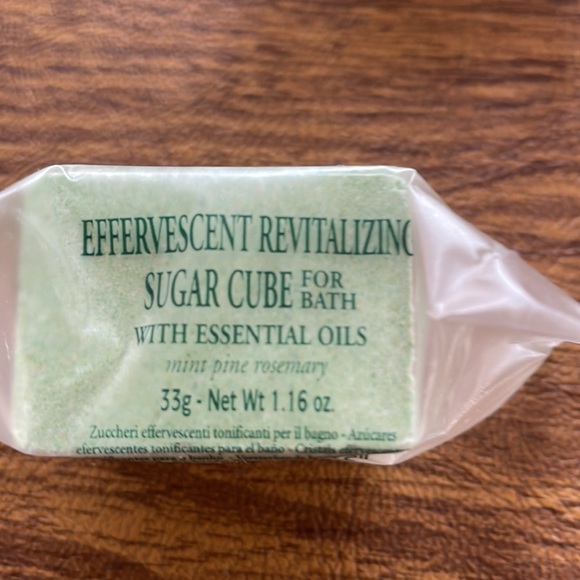 L'OCCITANE Bath & Body Loccitane Effervescent Revitalizing Sugar